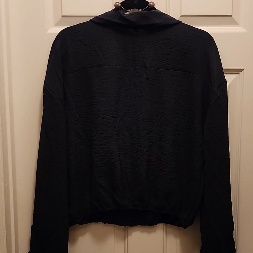 Top - Picture 2 of 3